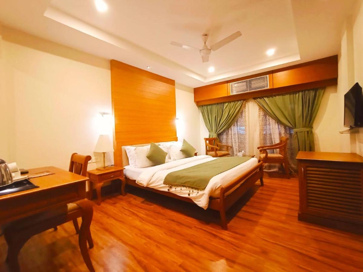 فندق وسبا هيل بالاس Kochi المظهر الخارجي الصورة